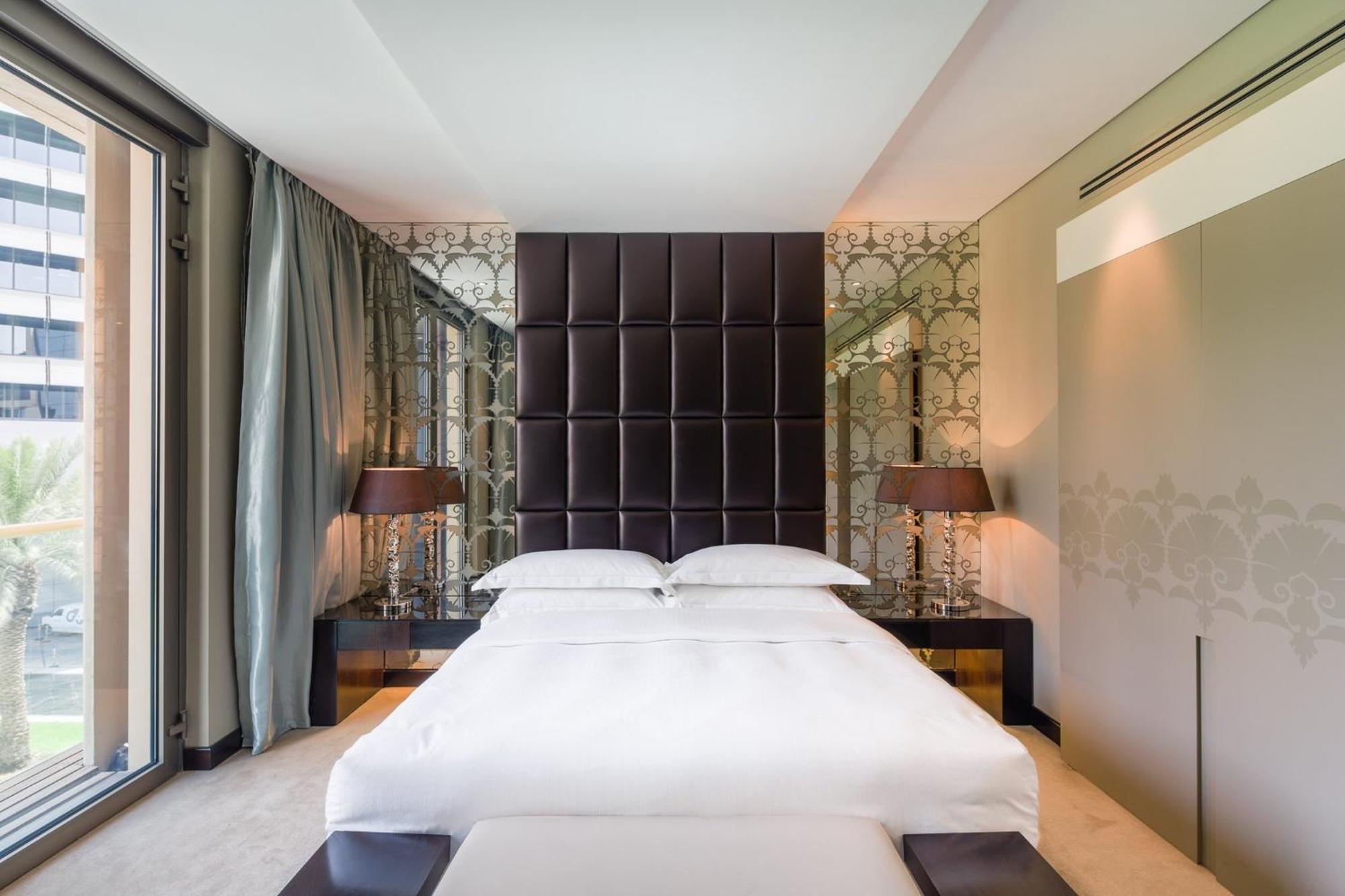 Mandarin Oriental Al Faisaliah, Riadh Exterior foto A bedroom at the Mandarin Oriental