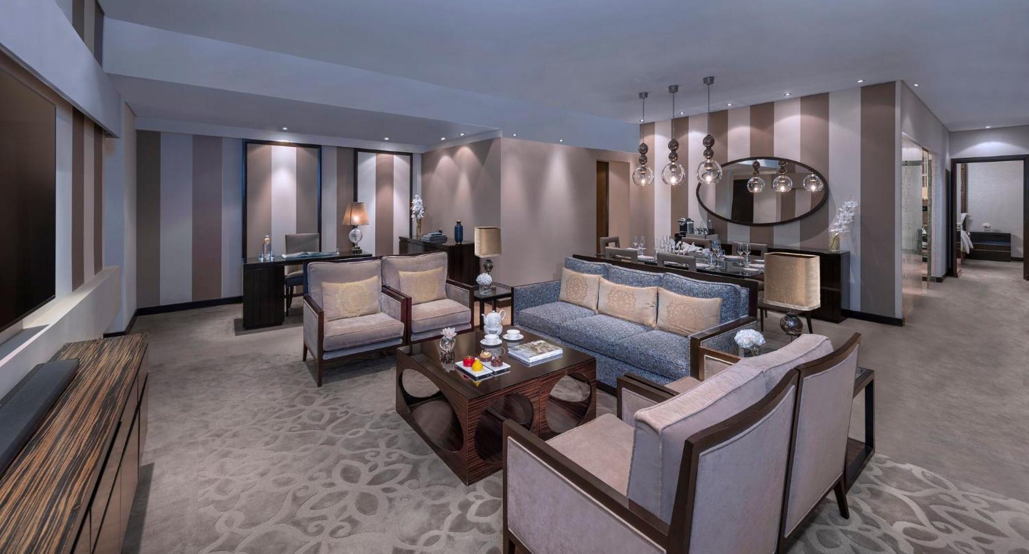 Mandarin Oriental Al Faisaliah, Riadh Exterior foto The Club Lounge at the Conrad Hong Kong