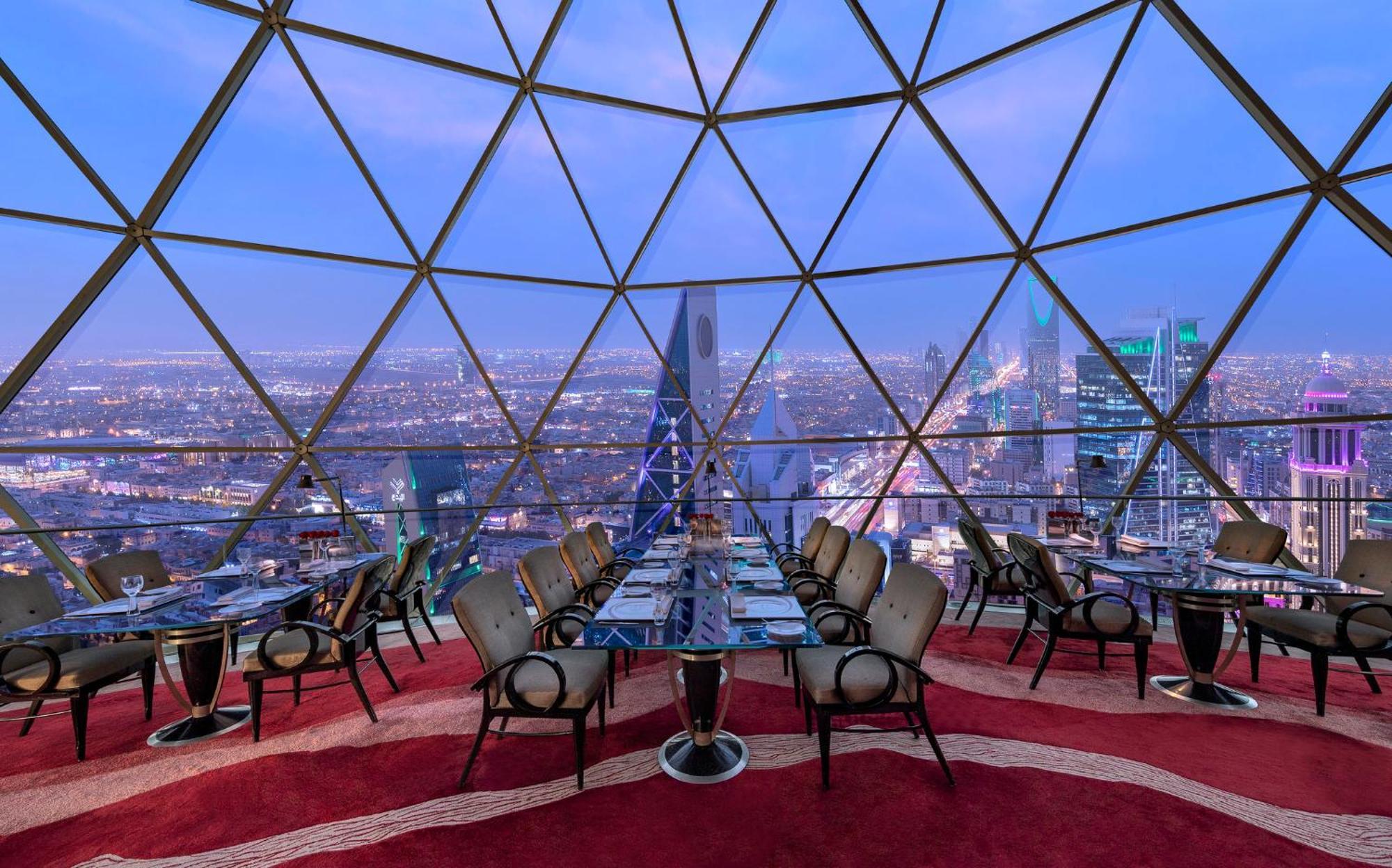 Mandarin Oriental Al Faisaliah, Riadh Exterior foto The Dome, the highest bar in the Middle East