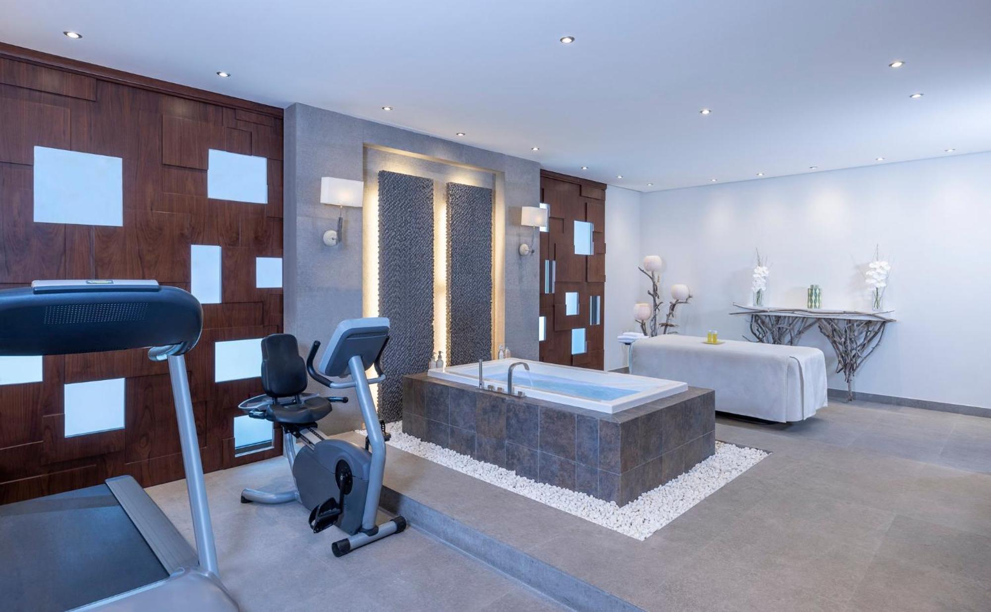 Mandarin Oriental Al Faisaliah, Riadh Exterior foto A modern bathroom
