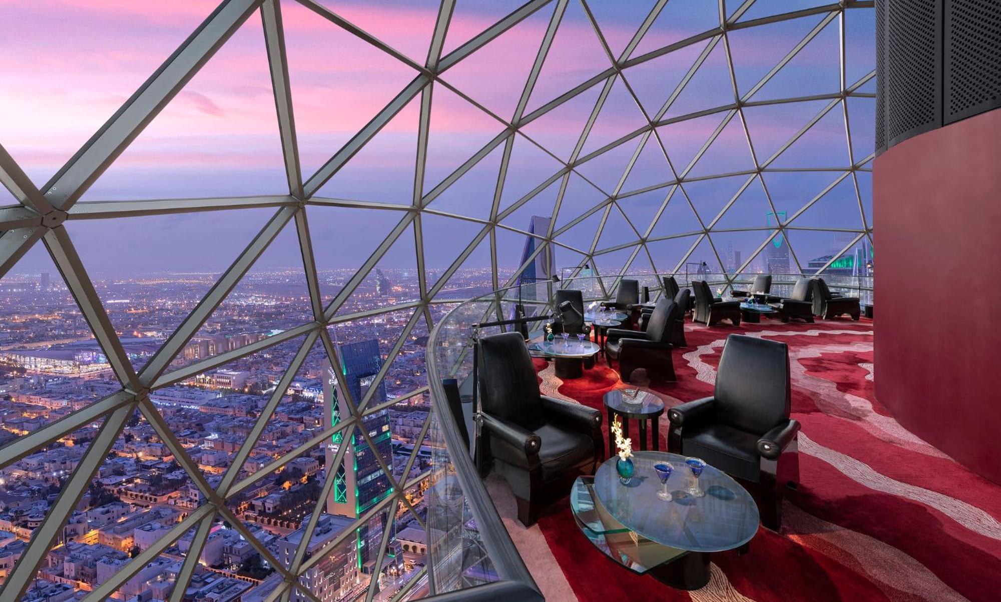 Mandarin Oriental Al Faisaliah, Riadh Exterior foto The 360° view from the lounge