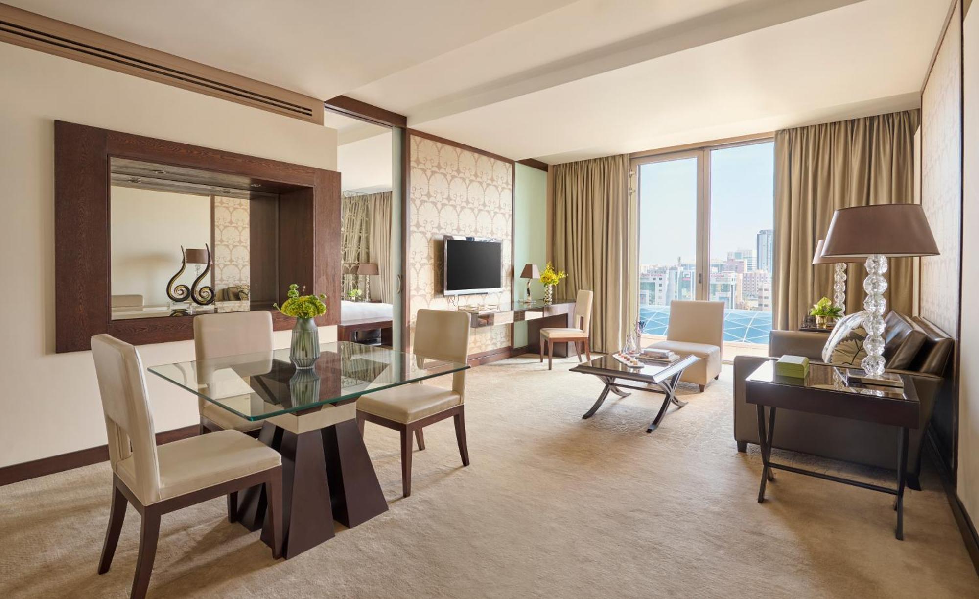 Mandarin Oriental Al Faisaliah, Riadh Exterior foto A suite at the Atlantis Paradise Island