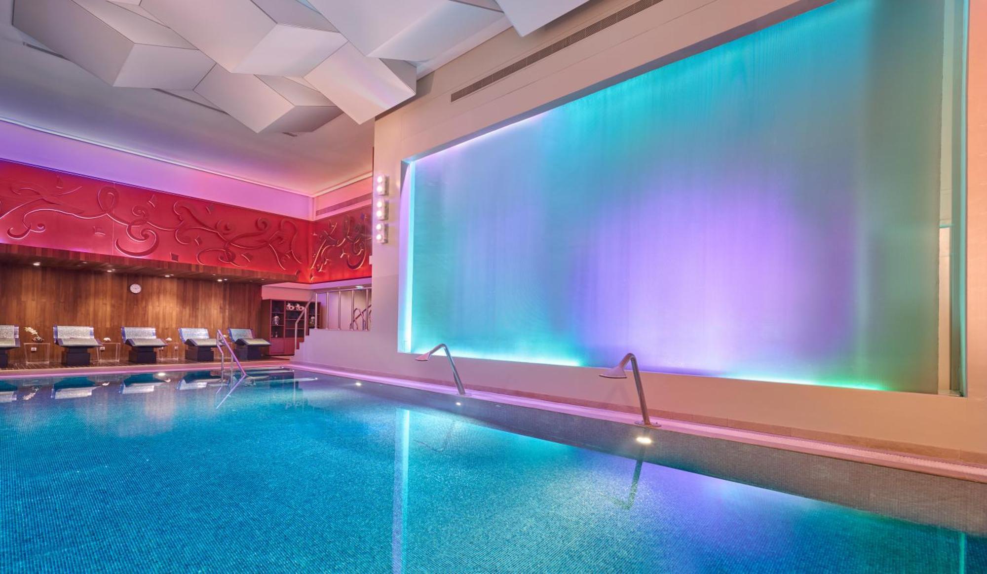 Mandarin Oriental Al Faisaliah, Riadh Exterior foto The pool at the Mandarin Oriental, Munich